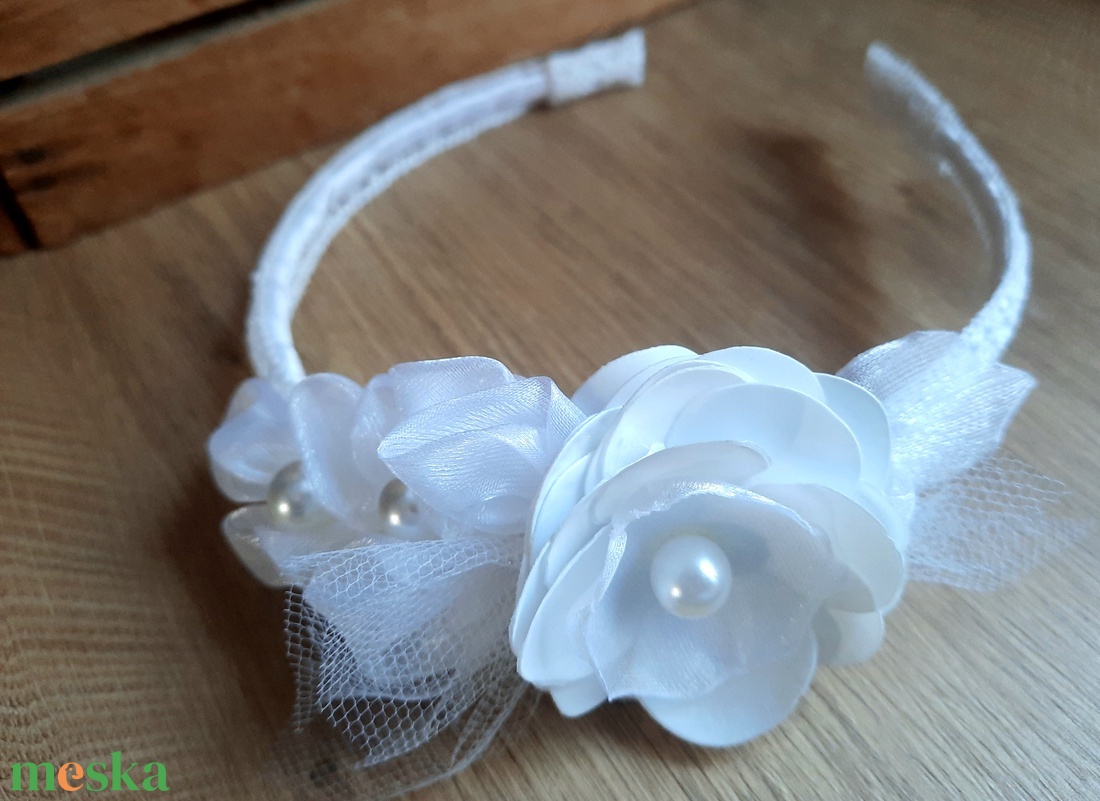 Fehér vintage hajdísz - esküvő - hajdísz - hajpánt - Meska.hu