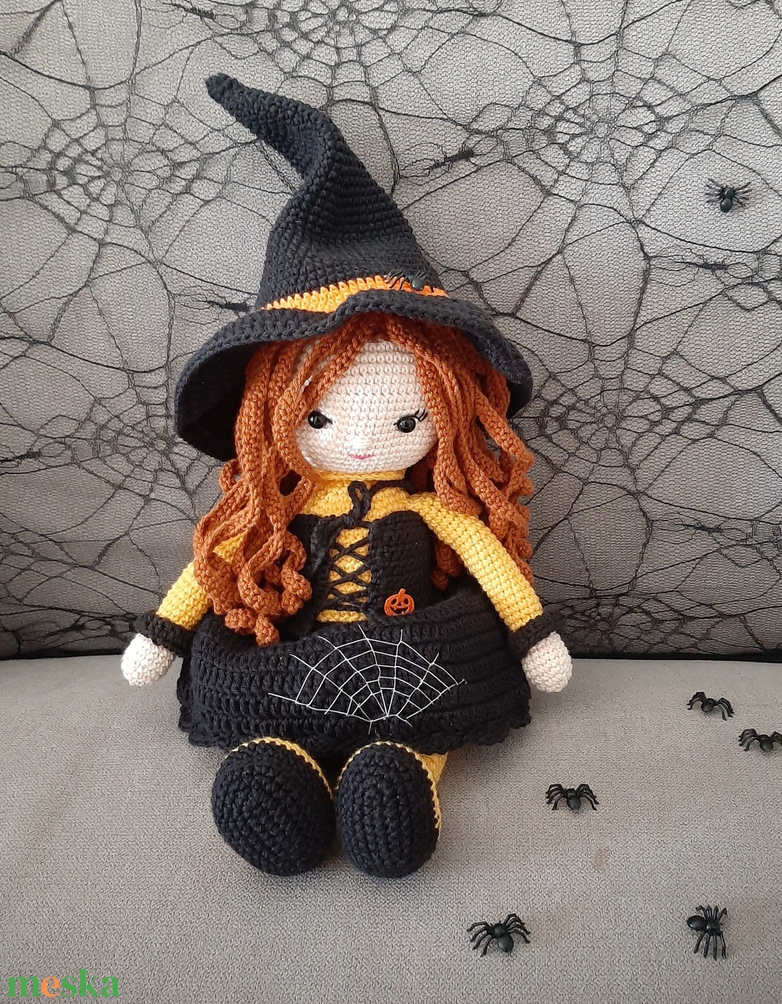 A boszorkány,aki nem ijeszt,hanem elvarázsol. - otthon & életmód - dekoráció - halloween - halloweeni figurák - Meska.hu