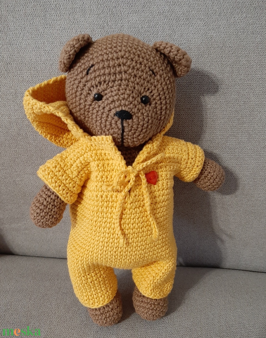 Kismaci szivecskés overallban - játék & sport - plüssállat & játékfigura - maci - Meska.hu