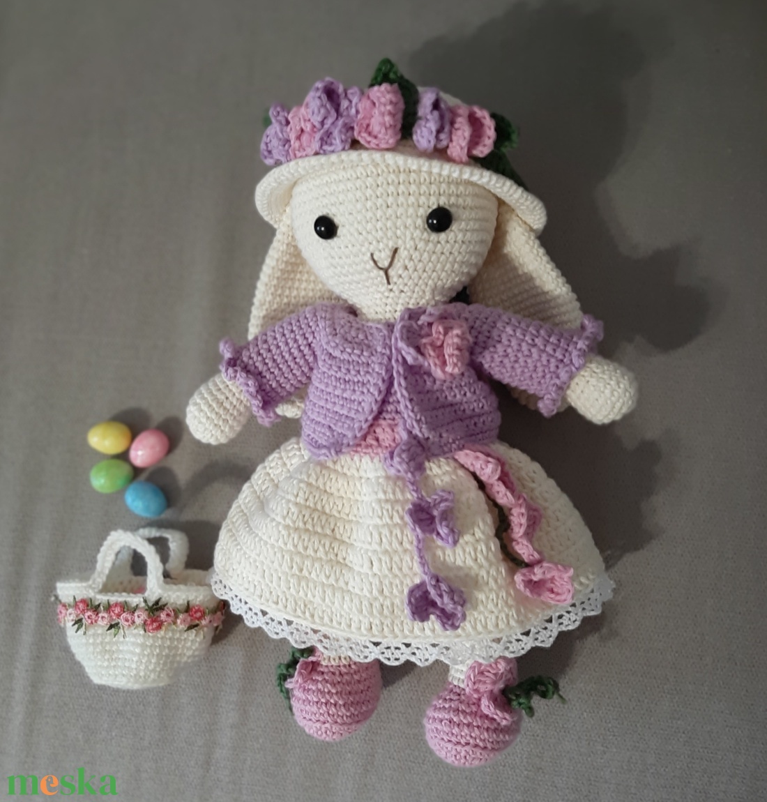 Nyuszi kiskosárral - ünnepi díszek, dekorációk - húsvéti díszek és dekorációk - húsvéti asztaldíszek - Meska.hu