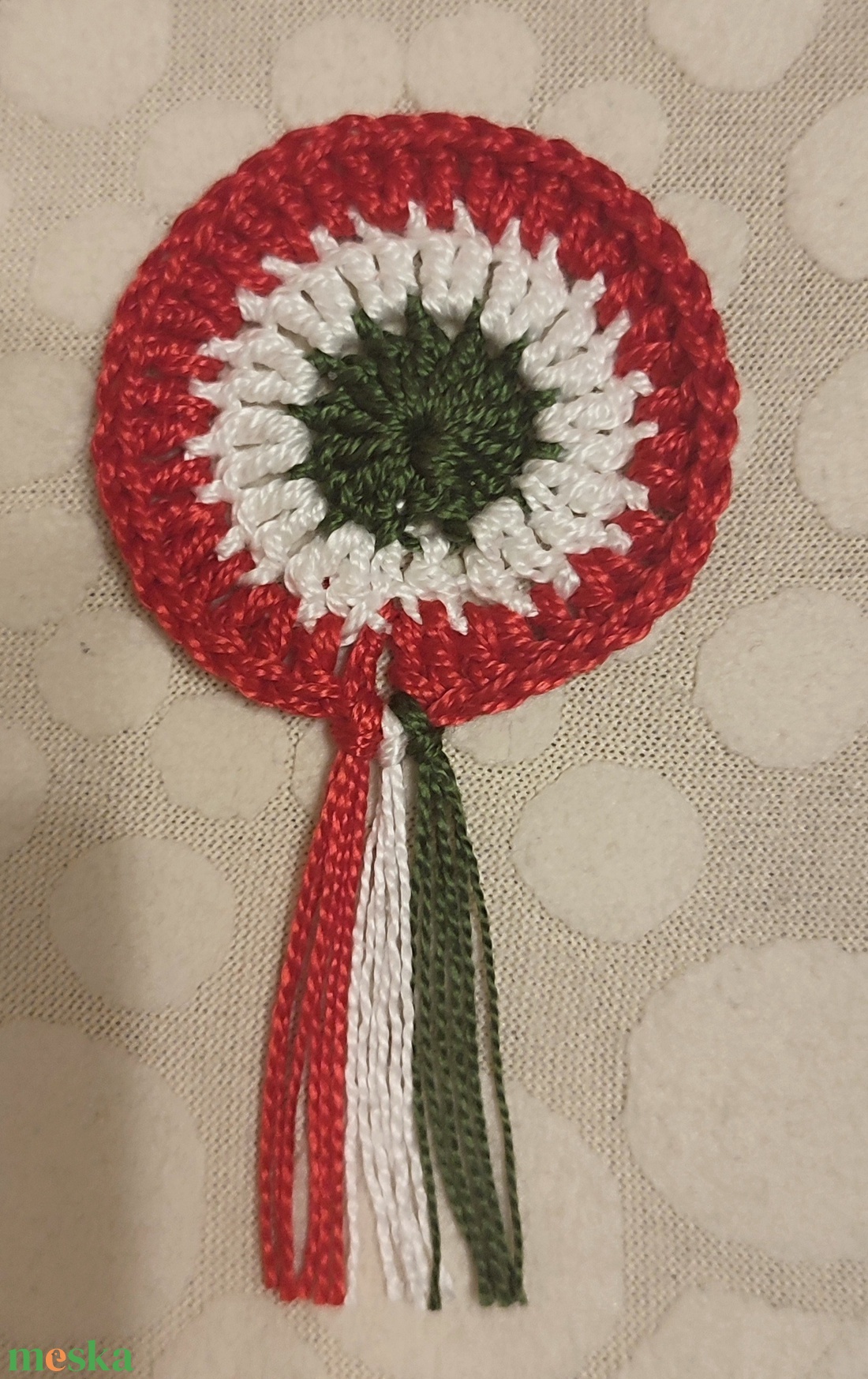 Horgolt kokárda - ékszer - kitűző és bross - kitűző - Meska.hu Horgolt kokárda - ékszer - kitűző és bross - kitűző - Meska.hu