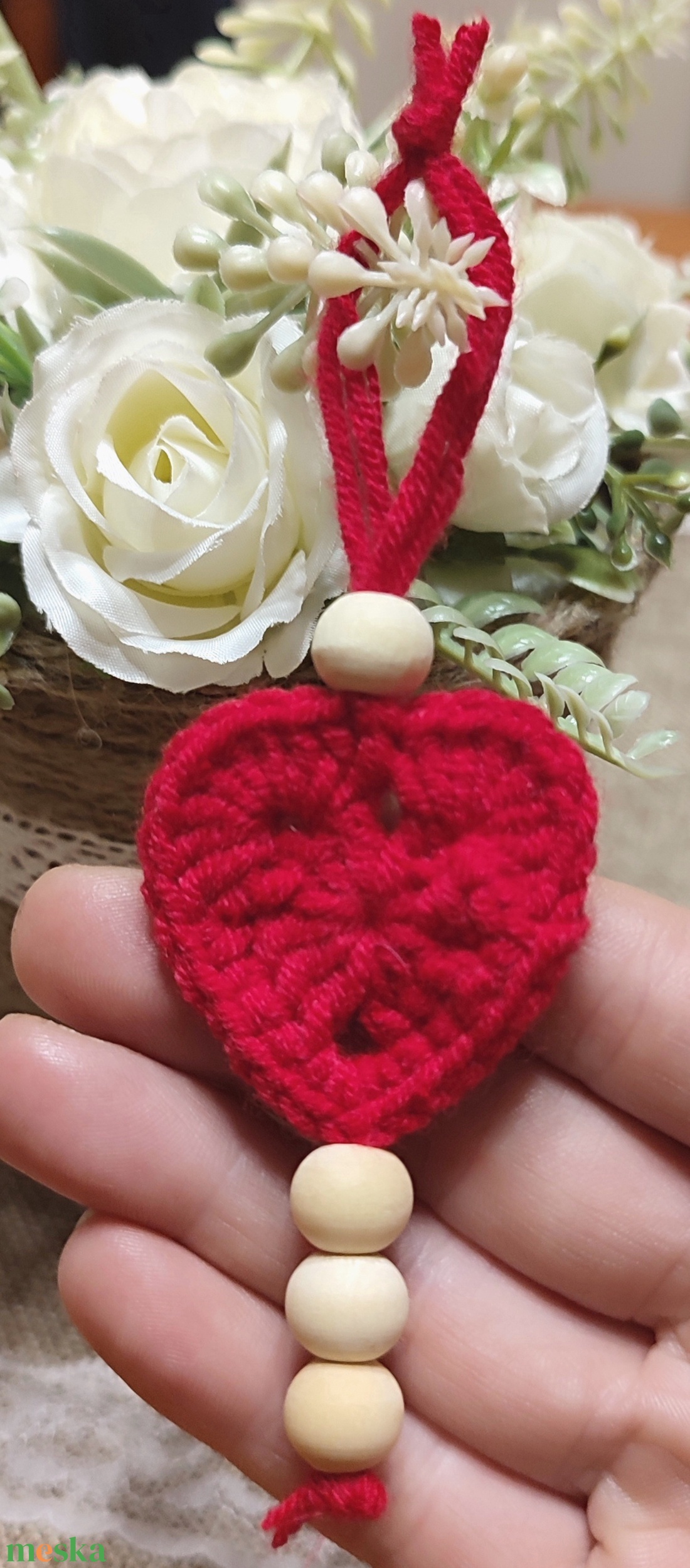 Horgolt szív dekoráció  - otthon & életmód - dekoráció - ajtó- és ablak dekoráció - ablakdísz - Meska.hu