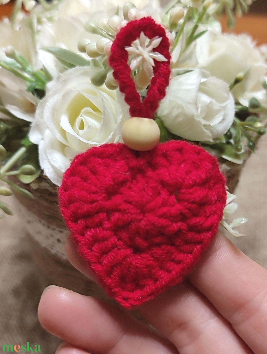 Horgolt szív dekoráció  - otthon & életmód - dekoráció - ajtó- és ablak dekoráció - ablakdísz - Meska.hu