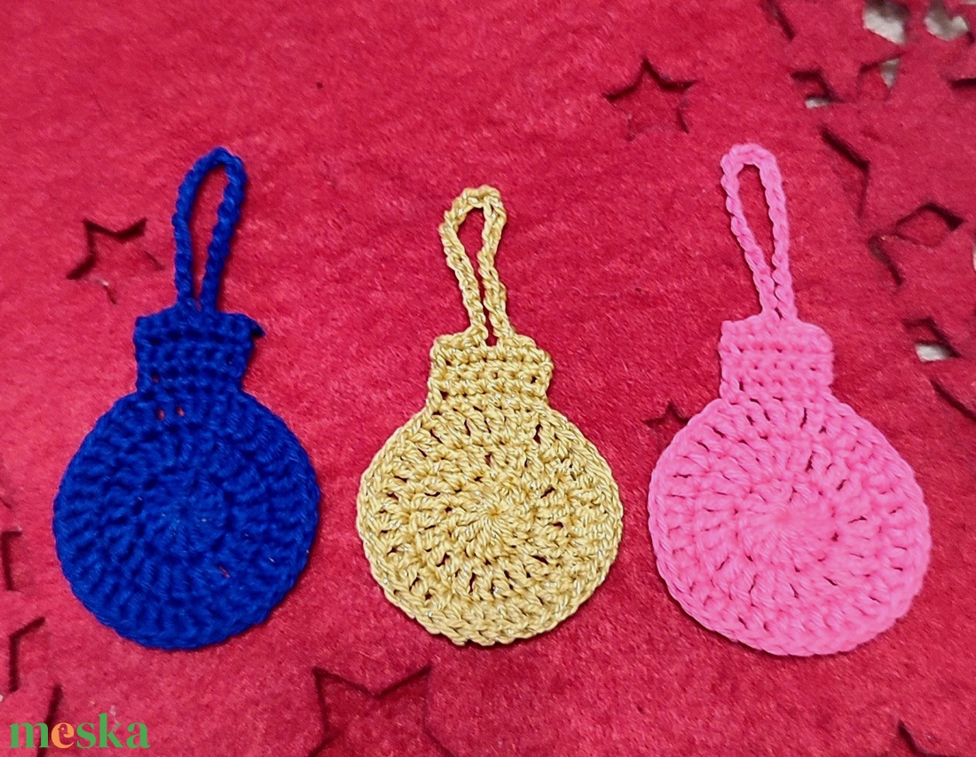 Horgolt díszek  - karácsony - karácsonyi lakásdekoráció - karácsonyfadíszek - Meska.hu