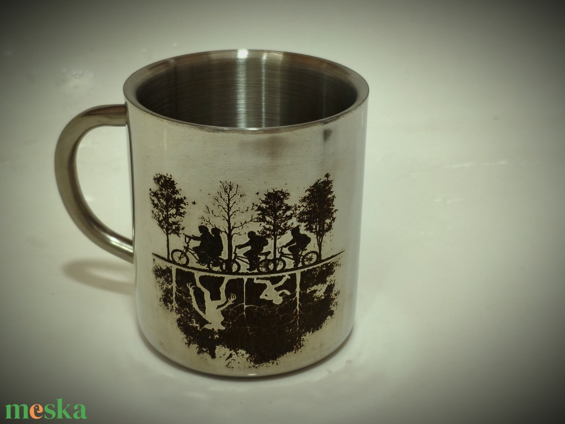 Stranger things rajongói bögre - otthon & életmód - konyhafelszerelés, tálalás - tálalás - bögre & csésze - Meska.hu