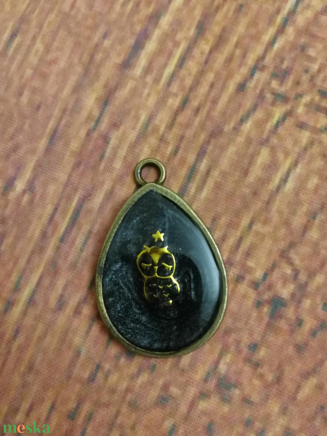 Műgyanta kézműves medál - ékszer - nyaklánc - medál - Meska.hu