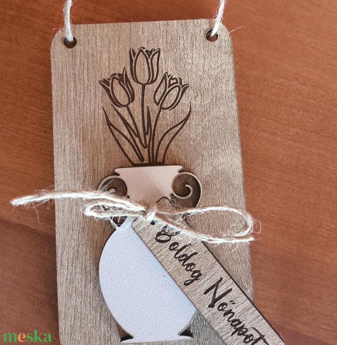 Nőnapi akasztós dísz - otthon & életmód - virágdekoráció - virágdíszek - lézervágott virágdíszek - Meska.hu