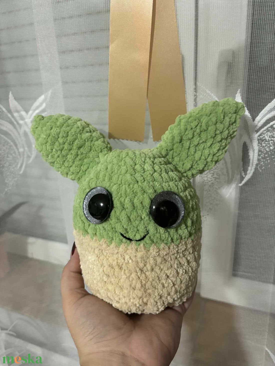 Horgolt Baby Yoda (világos) - játék & sport - plüssállat & játékfigura - plüss mesefigurák - Meska.hu