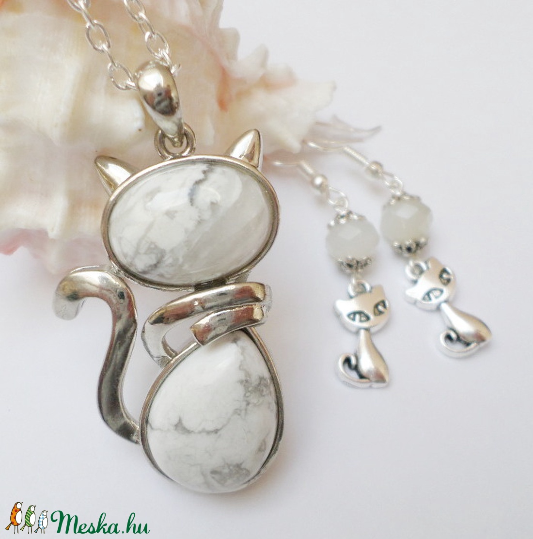 Howlite cica szett - ékszer - fülbevaló - lógó fülbevaló - Meska.hu Howlite cica szett - ékszer - fülbevaló - lógó fülbevaló - Meska.hu