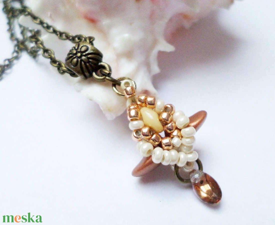 Mini rosegold tulip medálka - ékszer - nyaklánc - medálos nyaklánc - Meska.hu Mini rosegold tulip medálka - ékszer - nyaklánc - medálos nyaklánc - Meska.hu