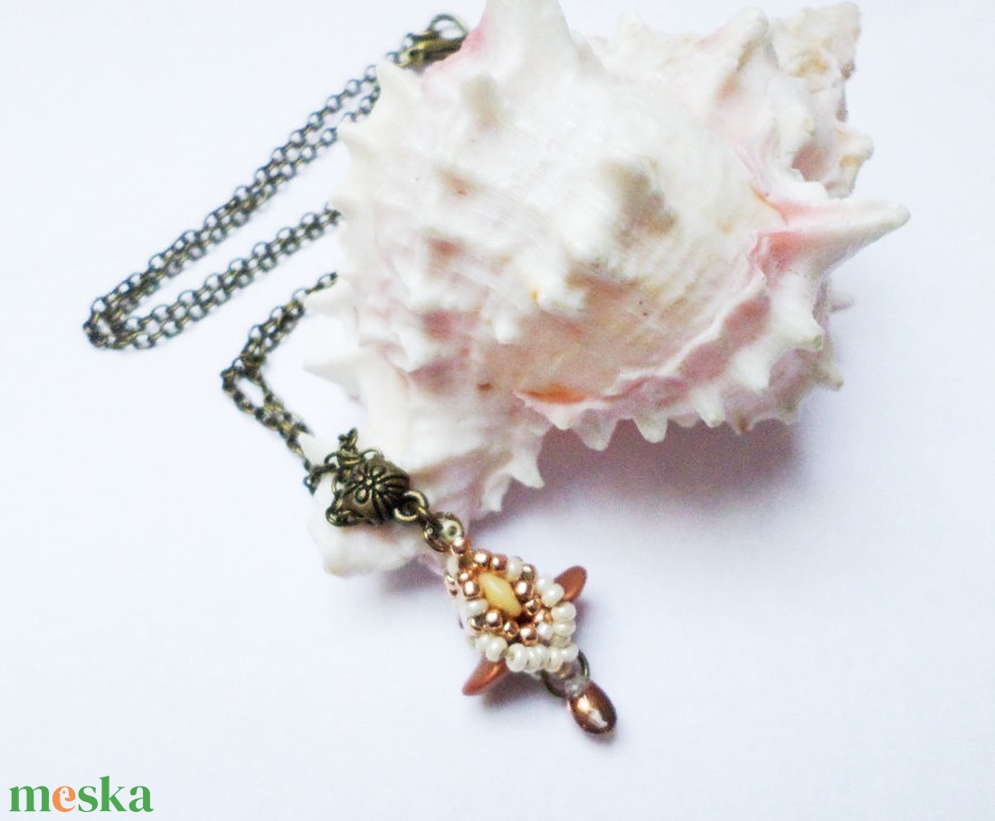 Mini rosegold tulip medálka - ékszer - nyaklánc - medálos nyaklánc - Meska.hu Mini rosegold tulip medálka - ékszer - nyaklánc - medálos nyaklánc - Meska.hu