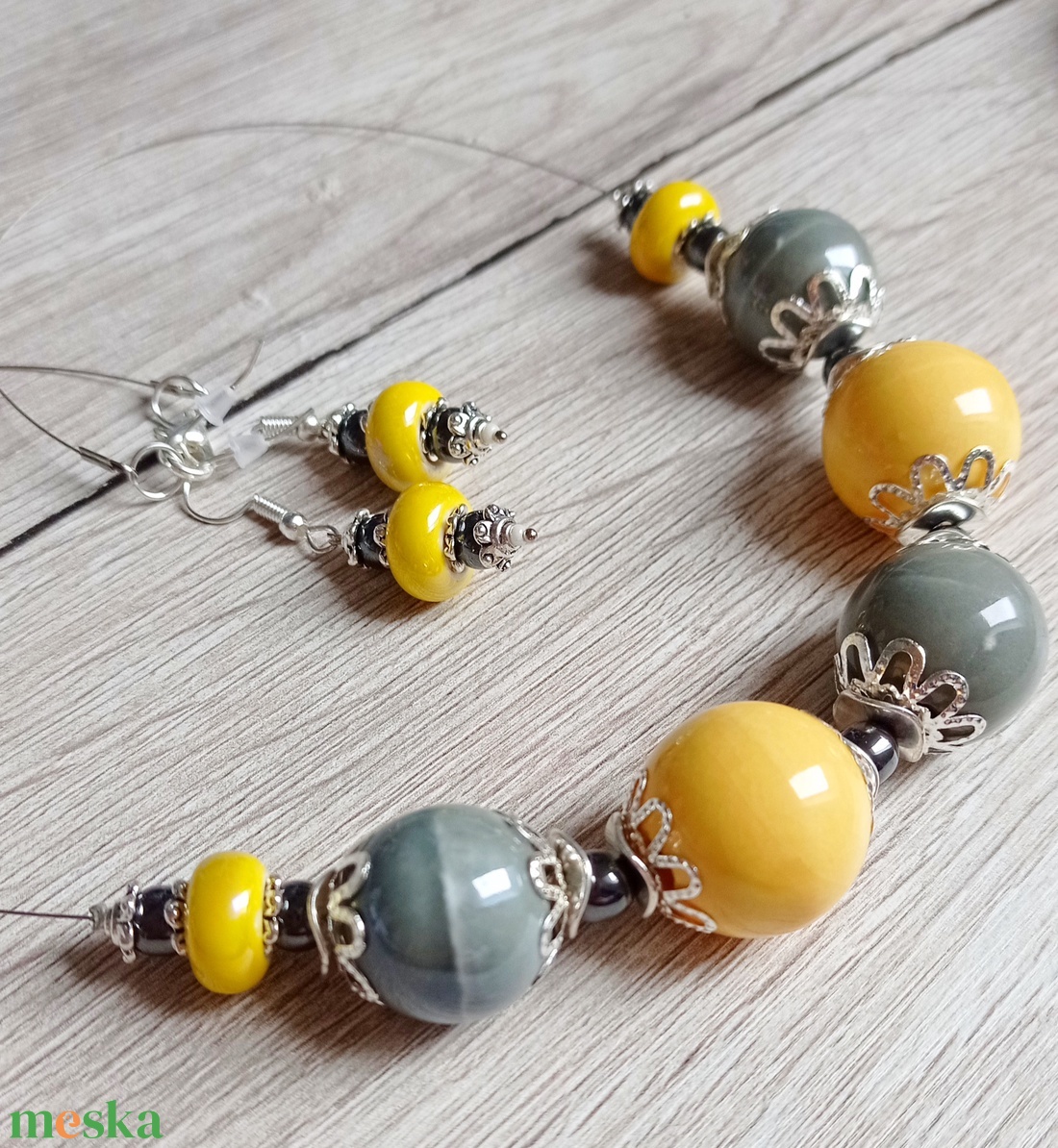 Yellow and grey - ékszer - nyaklánc - medál nélküli nyaklánc - Meska.hu Yellow and grey - ékszer - nyaklánc - medál nélküli nyaklánc - Meska.hu