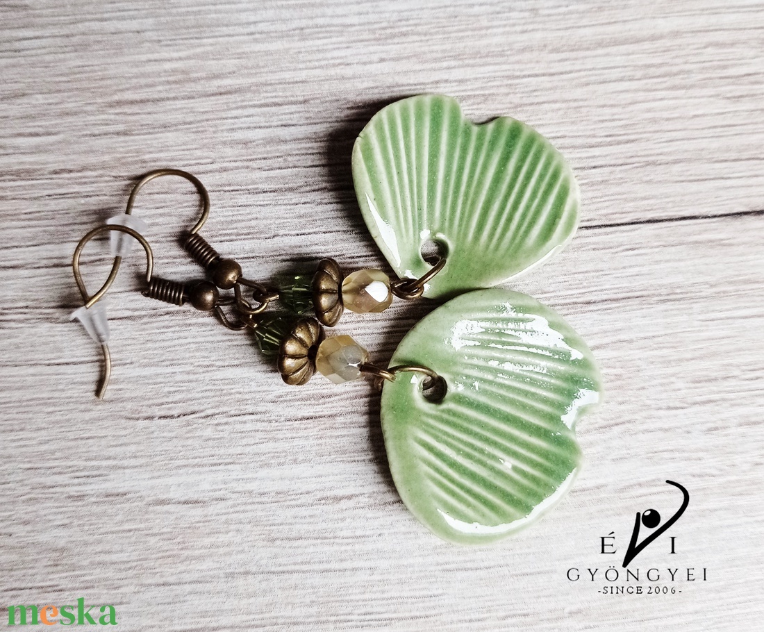 Khakizöld ginkgo biloba fülbevaló - ékszer - fülbevaló - lógó fülbevaló - Meska.hu Khakizöld ginkgo biloba fülbevaló - ékszer - fülbevaló - lógó fülbevaló - Meska.hu