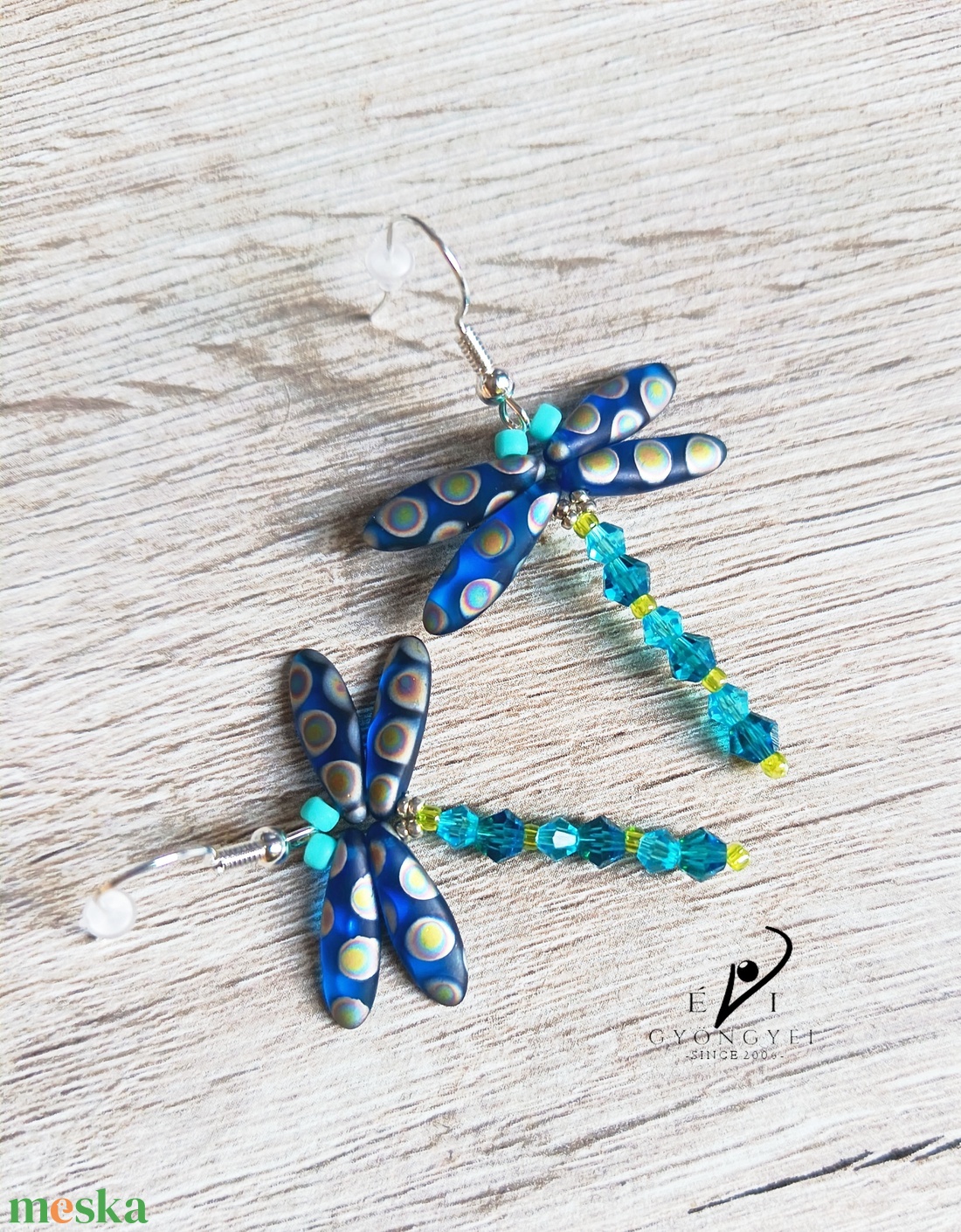 Szitakötő pettyekkel fülbevaló - ékszer - fülbevaló - lógó fülbevaló - Meska.hu