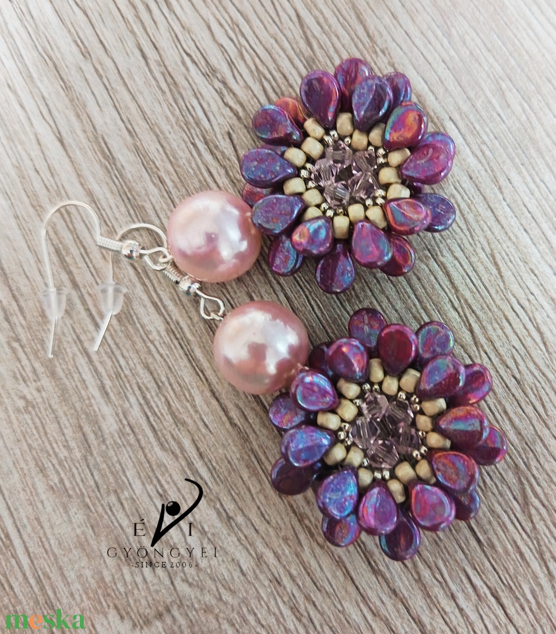 Bíborlila színű virág fülbevaló - ékszer - fülbevaló - lógós kerek fülbevaló - Meska.hu