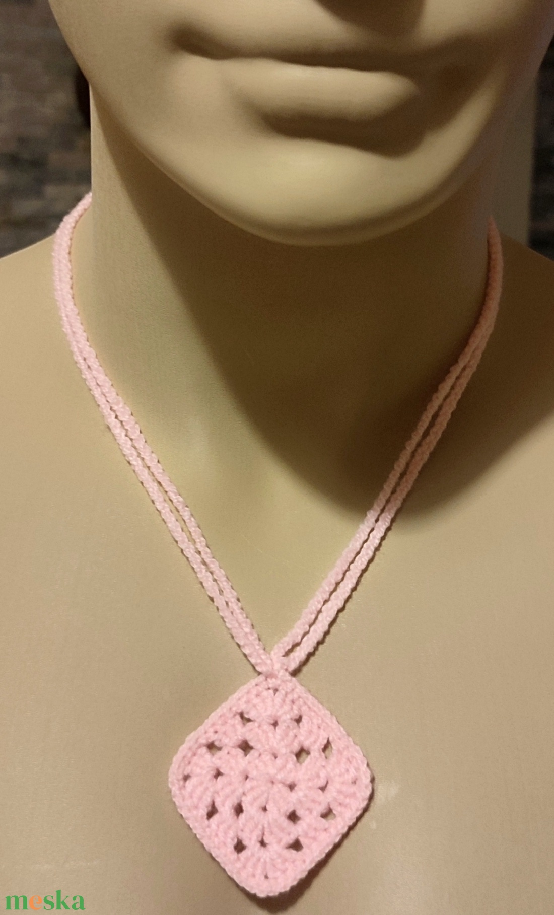 Horgolt nyaklánc  - ékszer - nyaklánc - medálos nyaklánc - Meska.hu