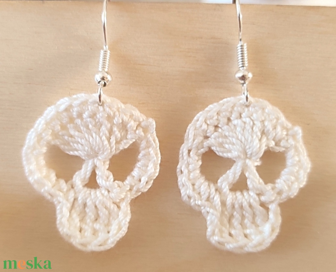 Koponya fülbevaló  - ékszer - fülbevaló - fülékszer - Meska.hu