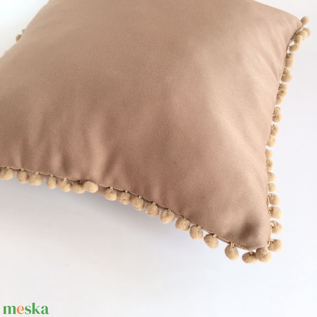 Pom-pom díszpárnahuzat, világosbarna marokkói stílusú, bohém dekorpárna huzat + belső párna(több méretben) - otthon & életmód - lakástextil - párna & párnahuzat - Meska.hu