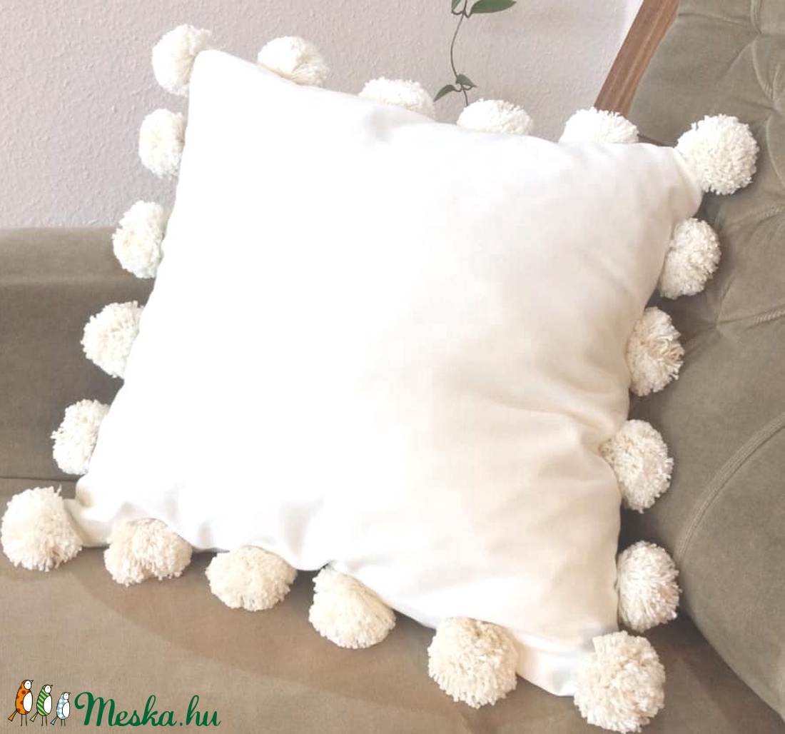 Elegánsan bohém hippi stílusú dekorpárna 45x45cm, Óriás pompomos marokkói stílusú, bohém díszpárnahuzat  - otthon & életmód - lakástextil - párna & párnahuzat - Meska.hu