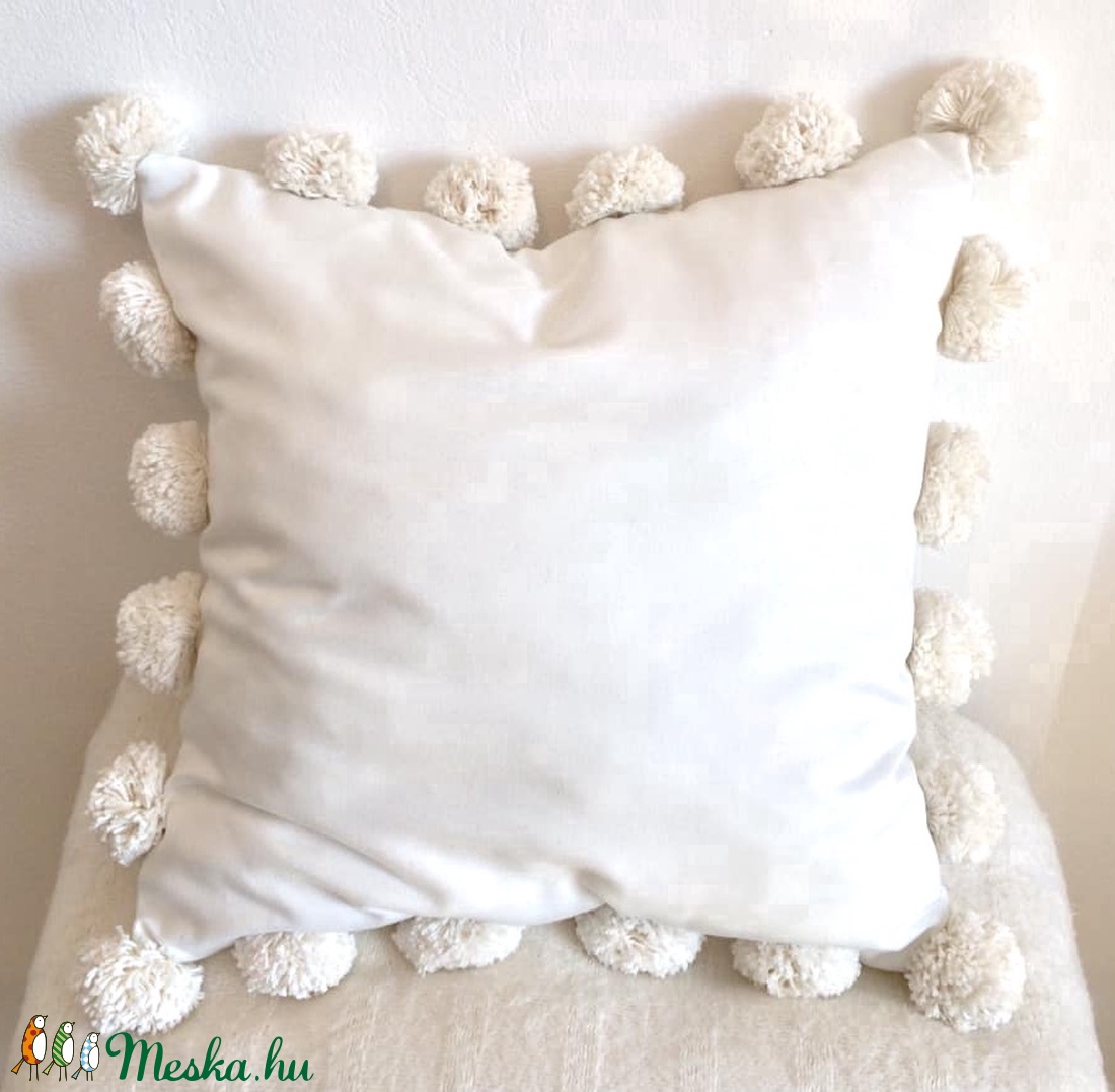 Elegánsan bohém hippi stílusú dekorpárna 45x45cm, Óriás pompomos marokkói stílusú, bohém díszpárnahuzat  - otthon & életmód - lakástextil - párna & párnahuzat - Meska.hu