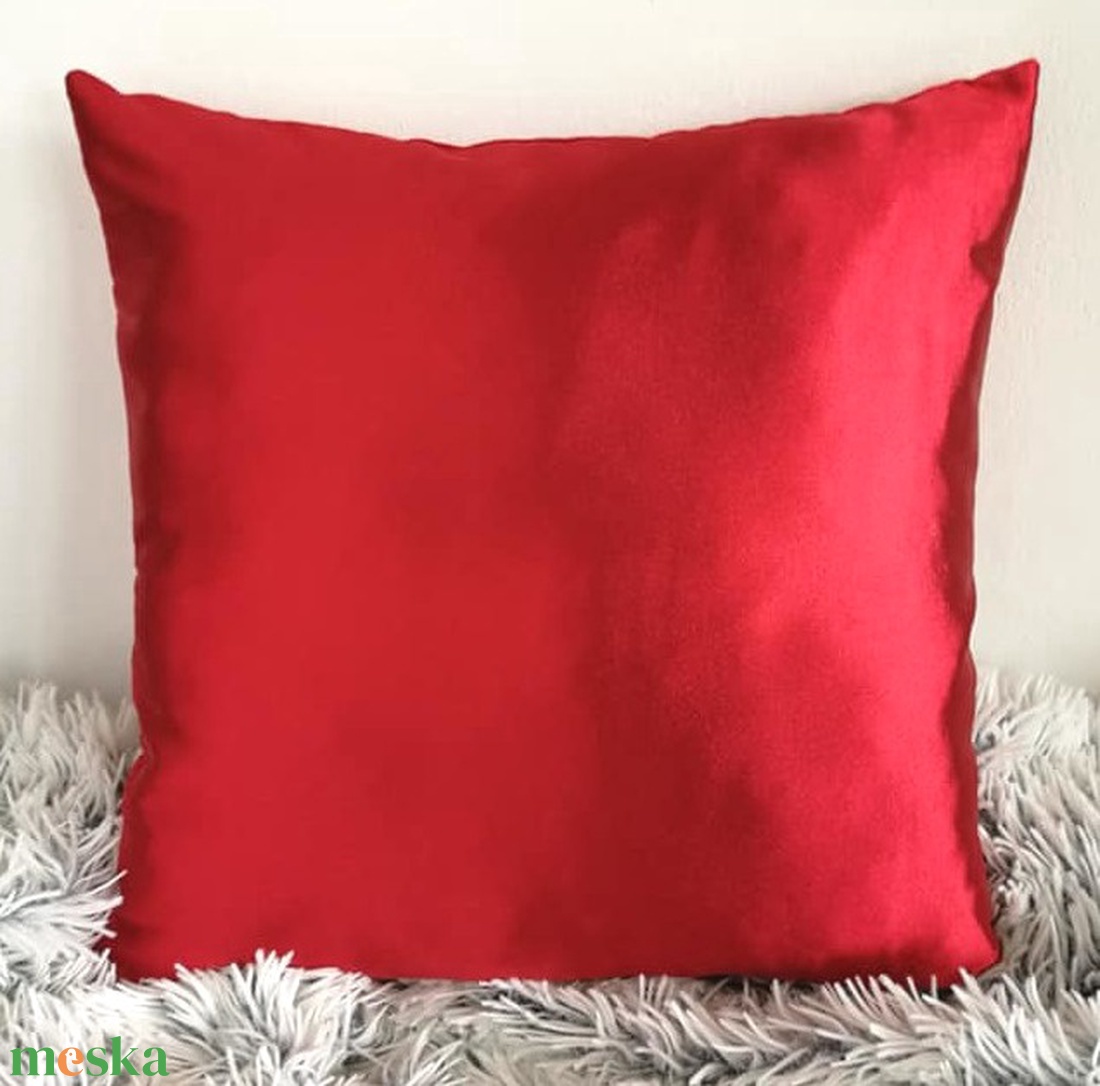 Karácsonyi piros selyem díszpárna, Elegáns lakásdekor, piros párna, huzat + belső párna 40x40cm - karácsony - karácsonyi lakásdekoráció - karácsonyi lakásdíszek - Meska.hu Karácsonyi piros selyem díszpárna, Elegáns lakásdekor, piros párna, huzat + belső párna 40x40cm - karácsony - karácsonyi lakásdekoráció - karácsonyi lakásdíszek - Meska.hu