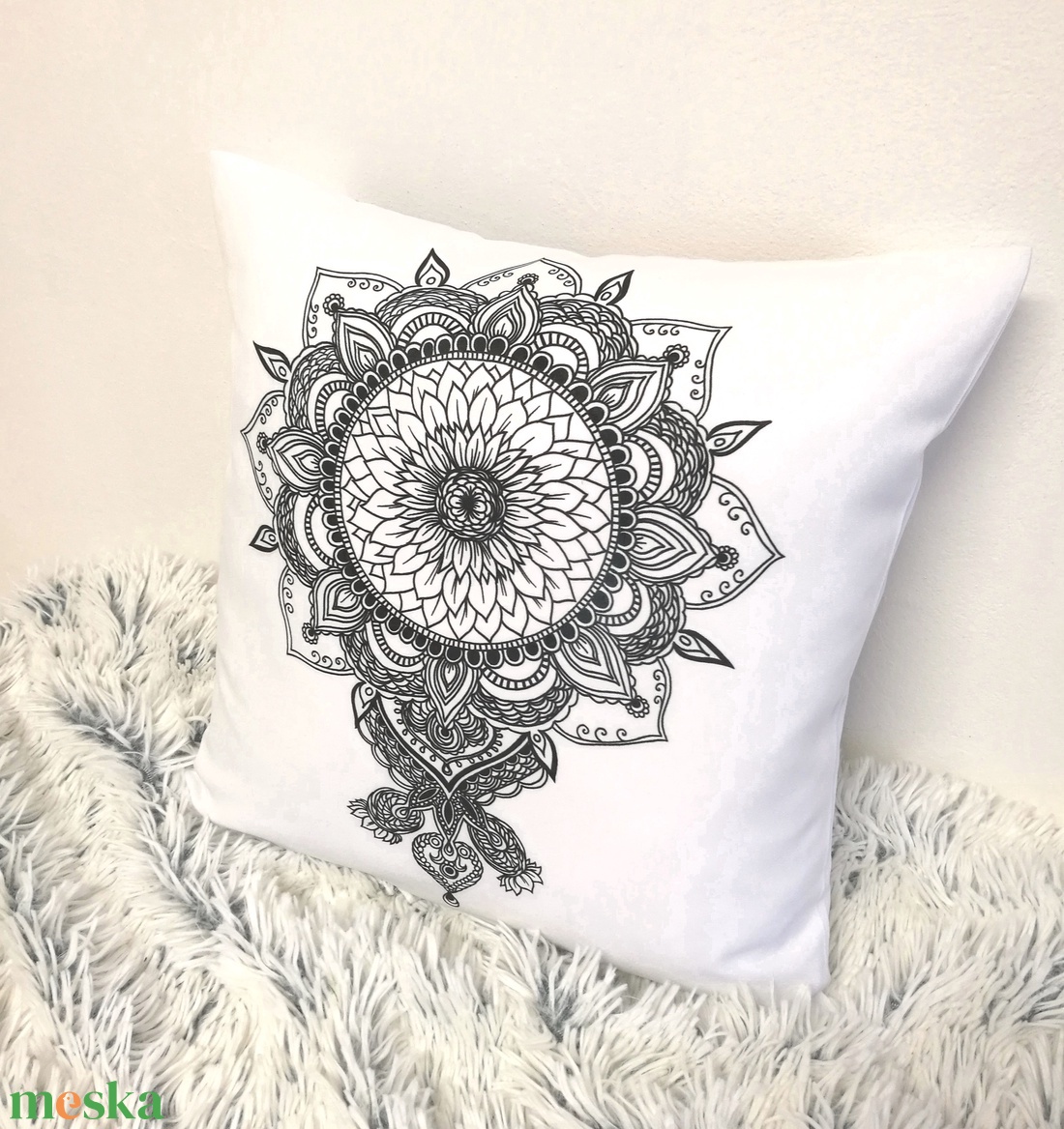 Színezhető mandalás virágos dekorpárna, Kifestős párna, Mandala, Ajándék születésnapra, karácsonyra, huzat+belső párna - otthon & életmód - babaszoba, gyerekszoba - gyerek díszpárna - Meska.hu