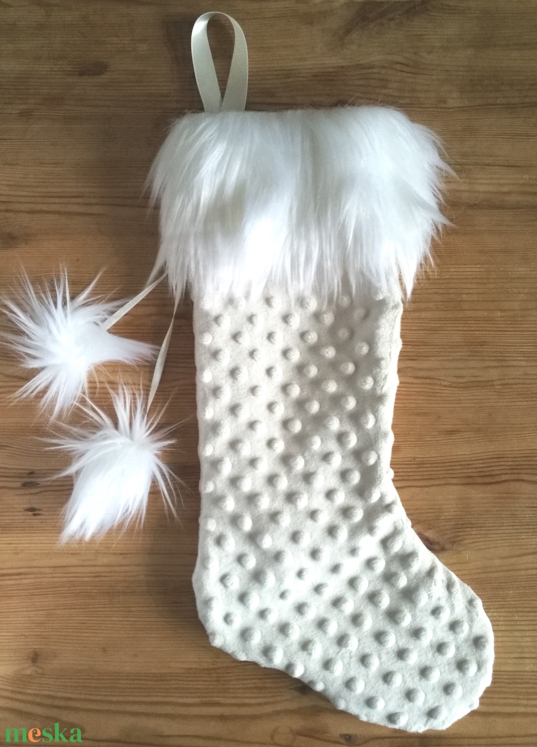 Mikulás zokni natúr fehér krém színű pliss, elegáns hosszú műszőrmével, karácsonyo dísz zokni, Mikulás csizma ajándék - karácsony - mikulás - mikulás zsák, zokni, csizma - mikulás - Meska.hu