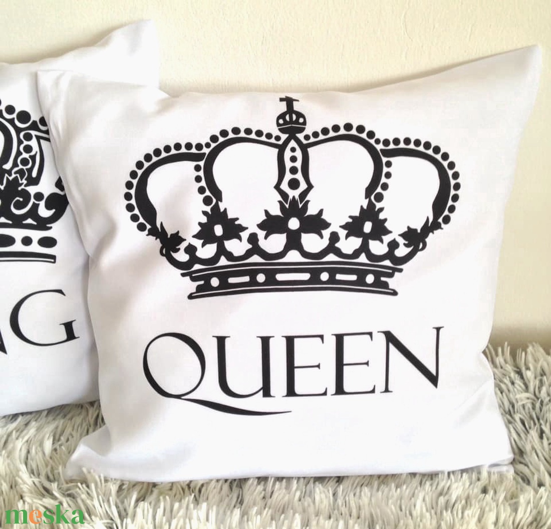 Egyedi név feliratos párna King and Queen feliratos szett, Valentin nap,esküvői nászajándék díszpárna szett, huzat+belső - otthon & életmód - lakástextil - párna & párnahuzat - díszpárna szett  - Meska.hu
