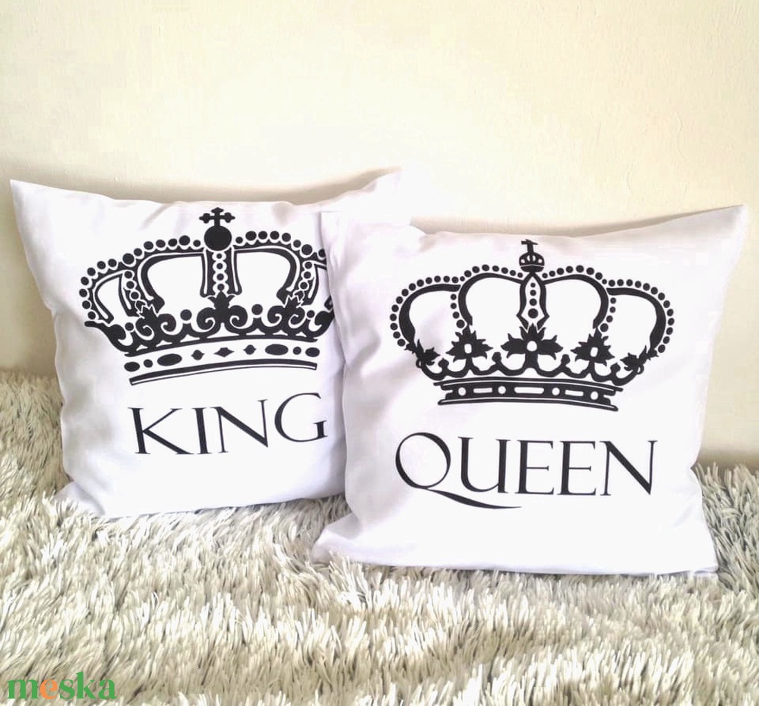 Egyedi név feliratos párna King and Queen feliratos szett, Valentin nap,esküvői nászajándék díszpárna szett, huzat+belső - otthon & életmód - lakástextil - párna & párnahuzat - díszpárna szett  - Meska.hu