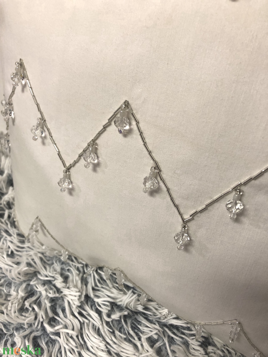 Gyöngyös karácsonyi díszpárna, Díszpárna gyöngyökkel díszítve, Karácsonyi ajándék, huzat+belső párna (40x40cm) - otthon & életmód - lakástextil - párna & párnahuzat - Meska.hu