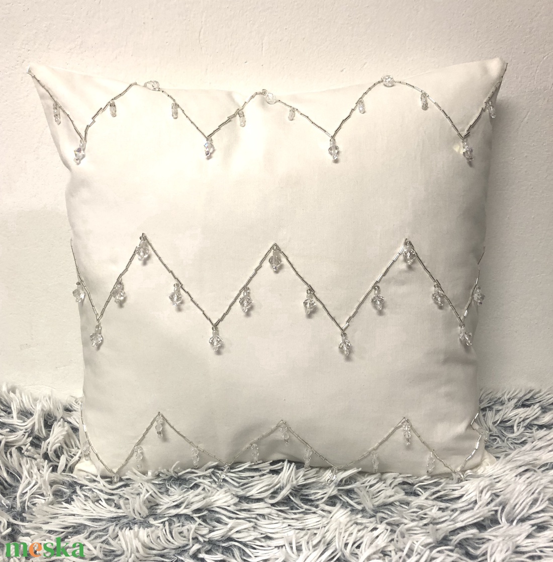Gyöngyös karácsonyi díszpárna, Díszpárna gyöngyökkel díszítve, Karácsonyi ajándék, huzat+belső párna (40x40cm) - otthon & életmód - lakástextil - párna & párnahuzat - Meska.hu