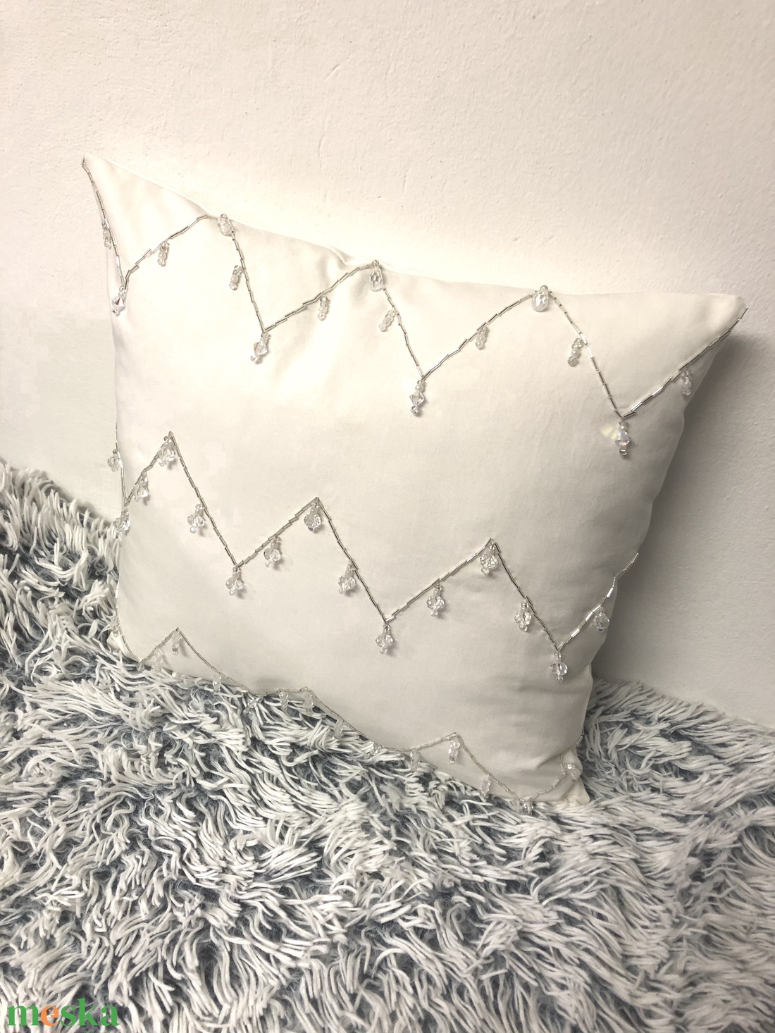 Gyöngyös karácsonyi díszpárna, Díszpárna gyöngyökkel díszítve, Karácsonyi ajándék, huzat+belső párna (40x40cm) - otthon & életmód - lakástextil - párna & párnahuzat - Meska.hu