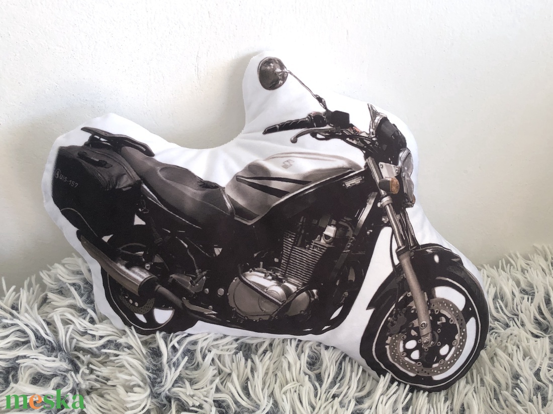 MOTOROS formapárna saját fotóból készítve, díszpárna járgányunk egyedi fotójával több méretben, ajándék párna - játék & sport - plüssállat & játékfigura - plüss autó & motor - Meska.hu