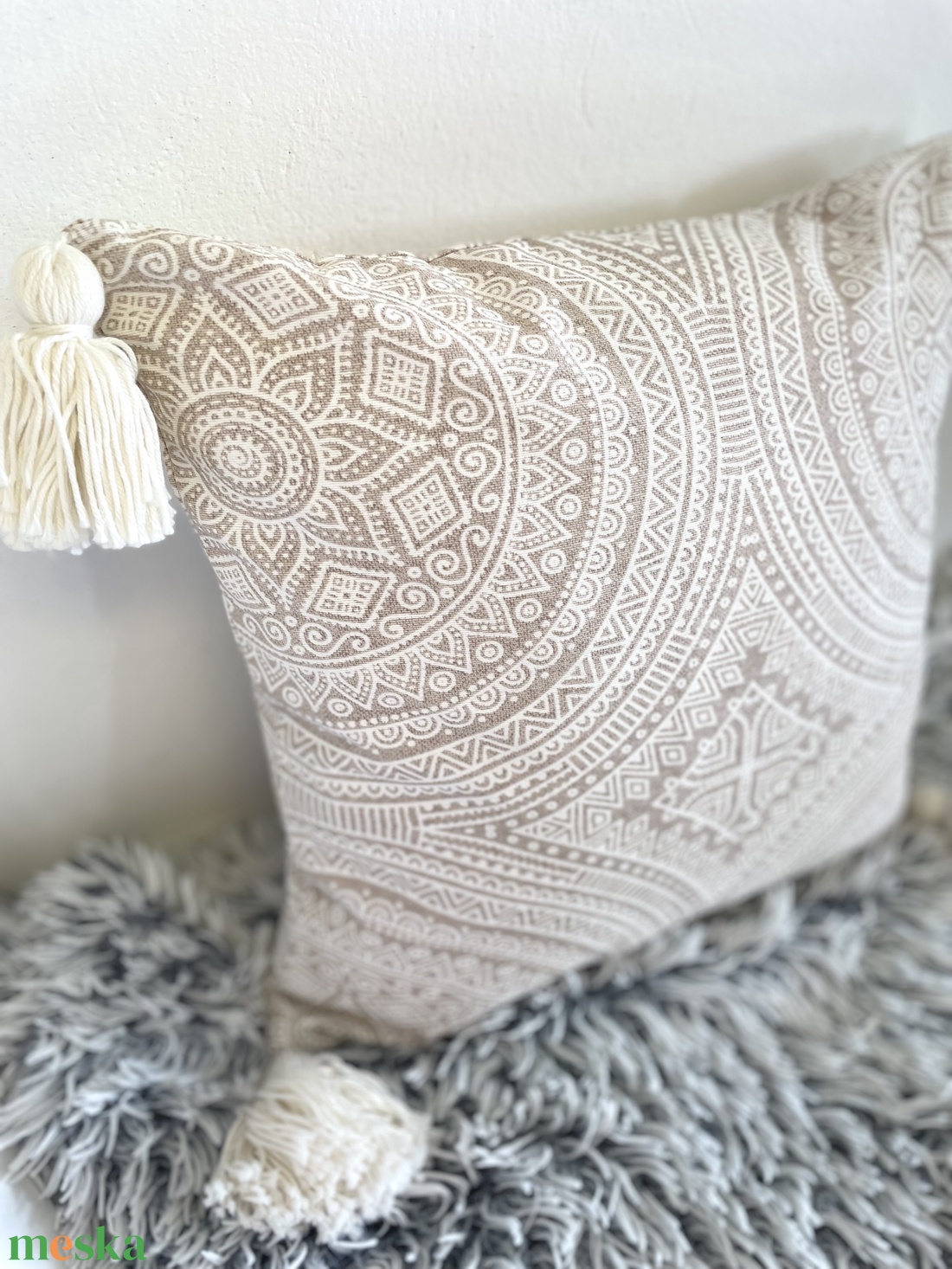 Mandala mintás bojtos dekorpárna 40x40cm, Bohém marokkói stílusú, bohém, bojtos, díszpárna, huzat+belső - otthon & életmód - lakástextil - párna & párnahuzat - Meska.hu Mandala mintás bojtos dekorpárna 40x40cm, Bohém marokkói stílusú, bohém, bojtos, díszpárna, huzat+belső - otthon & életmód - lakástextil - párna & párnahuzat - Meska.hu