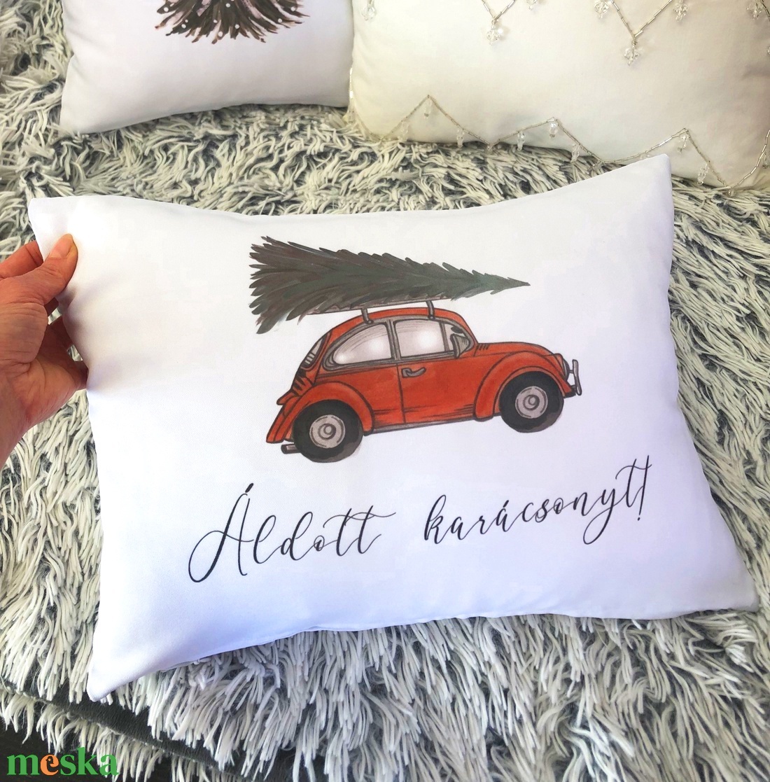 Karácsonyi piros autós díszpárna, dekorpárna egyedi felirattal is kérhető, karácsonyi dekor párna, belső párna+huzat - karácsony - karácsonyi lakásdekoráció - karácsonyi lakásdíszek - Meska.hu