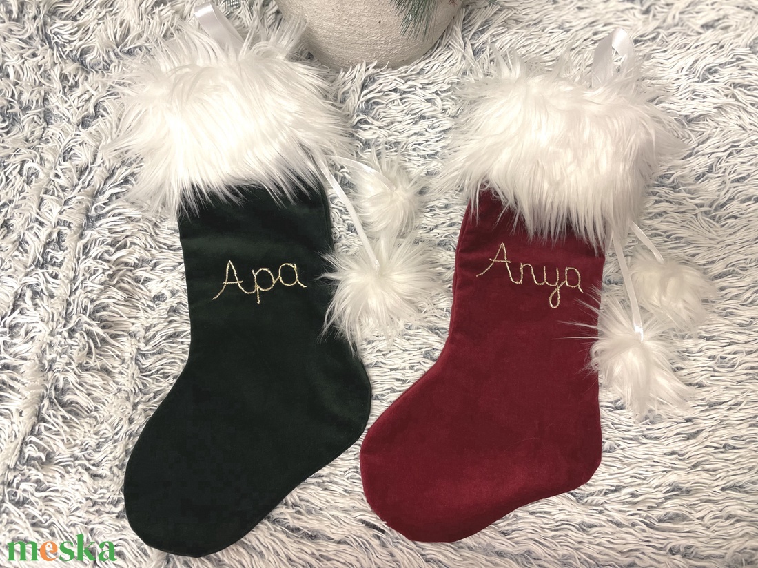 Mikulászokni-szett szülőknek ajándékba, Anya és Apa, Karácsonyi bársony díszzokni, Mikulás csizma ajándék - karácsony - mikulás - mikulás csizma és zokni - Meska.hu