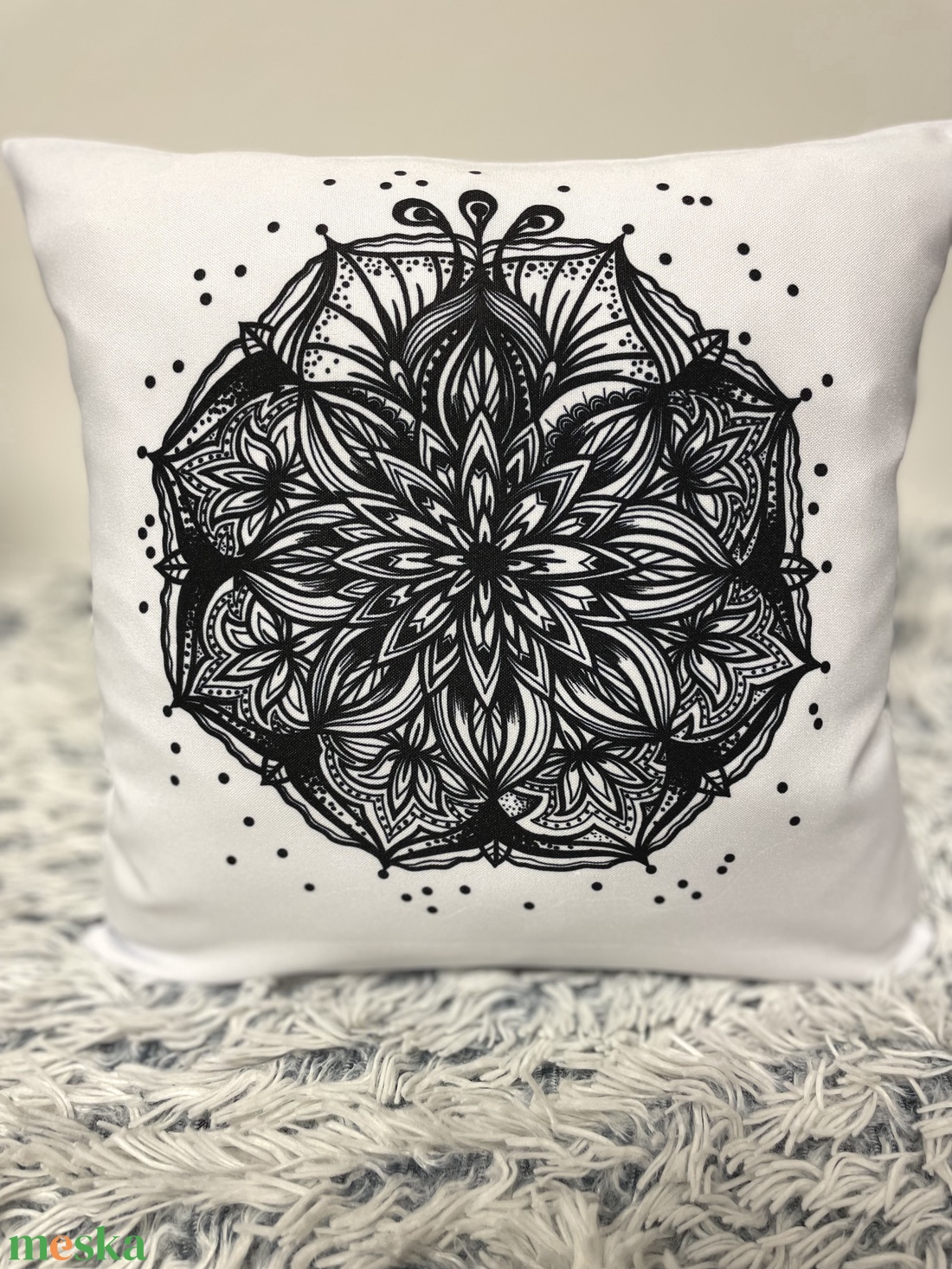 Mandalás színezhető díszpárna, mandala grafikával, párnahuzat + belső párna - otthon & életmód - lakástextil - párna & párnahuzat - díszpárna (belsővel együtt) - Meska.hu