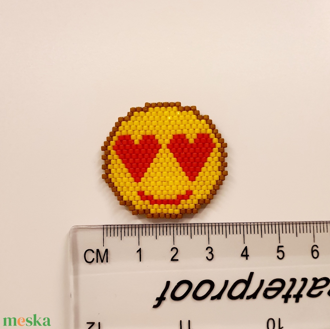 Szivecske szemű smiley hűtőmágnes - otthon & életmód - konyhafelszerelés, tálalás - konyhai dekoráció - hűtőmágnes - Meska.hu