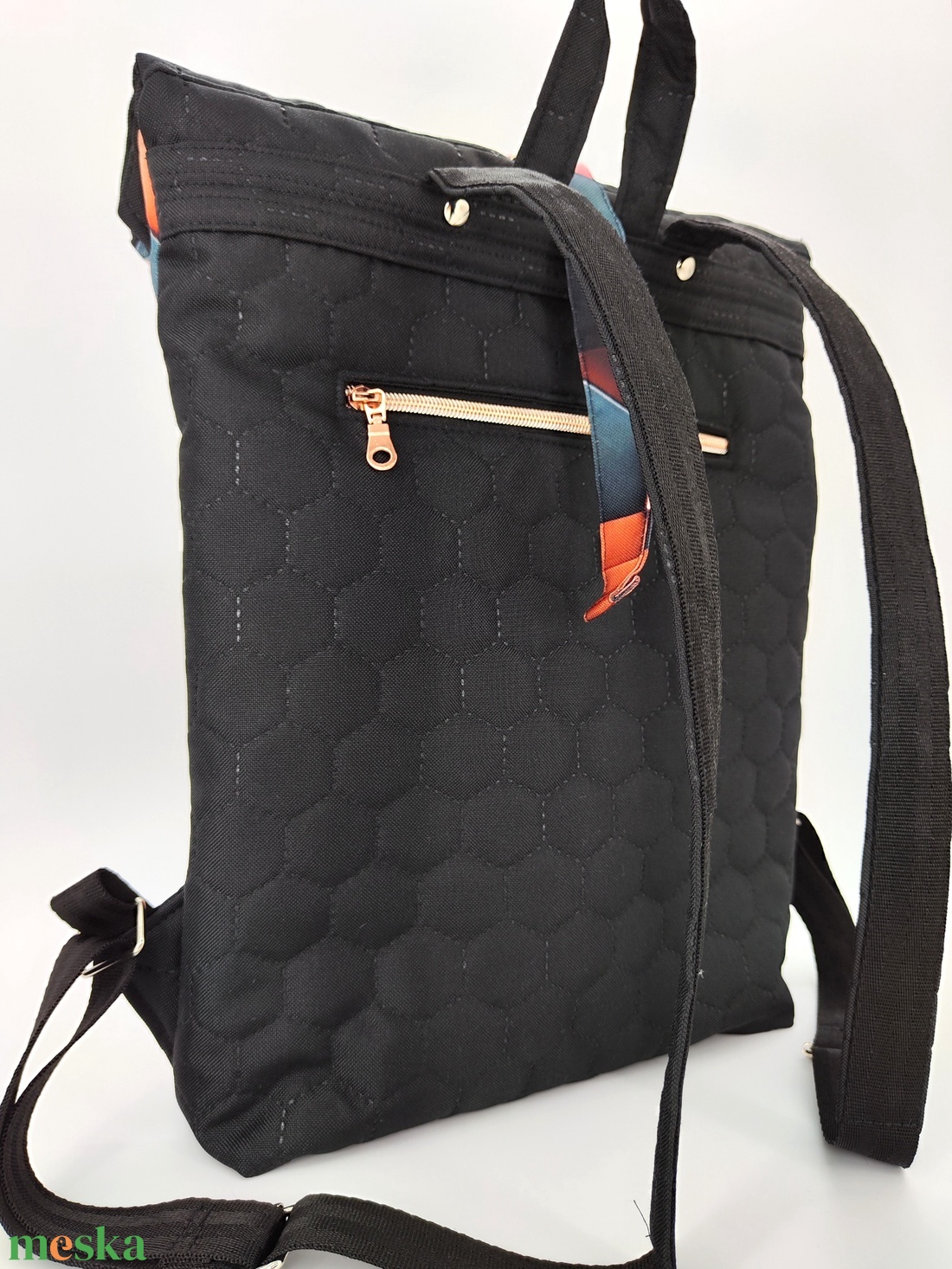 Roll top hátizsák L méret, fekete rózsaszín geometriai minta - táska & tok - hátizsák - roll top hátizsák - Meska.hu