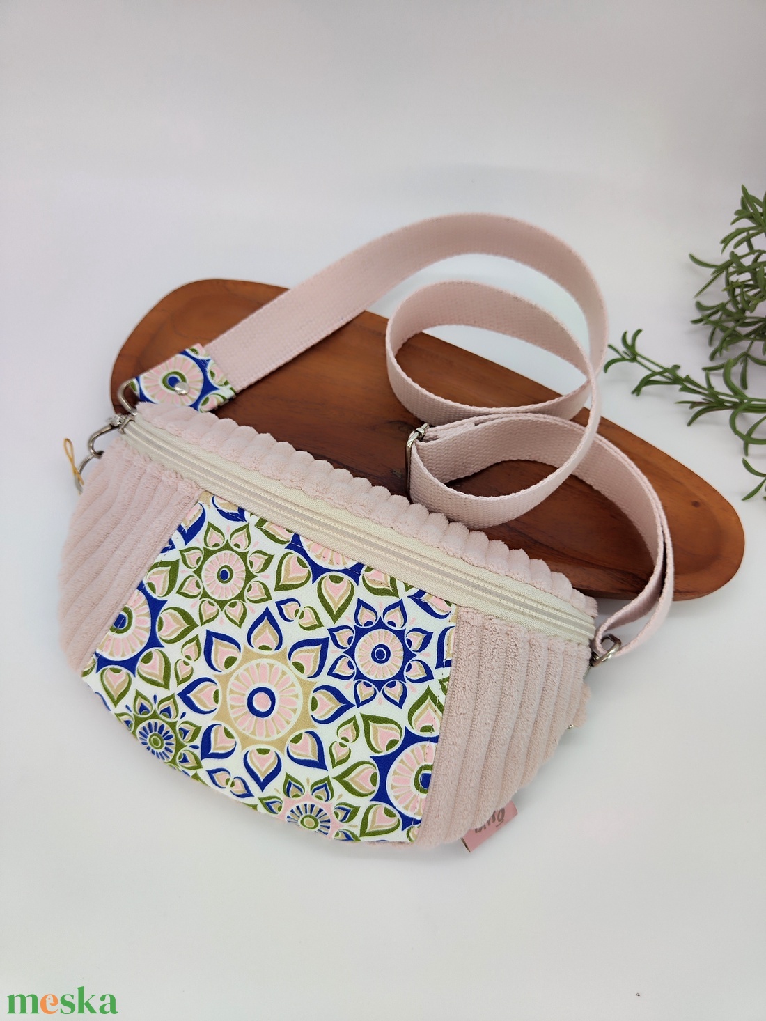 Mia crossbody,  rózsaszín kord virágmintával övtáska - táska & tok - övtáska - Meska.hu