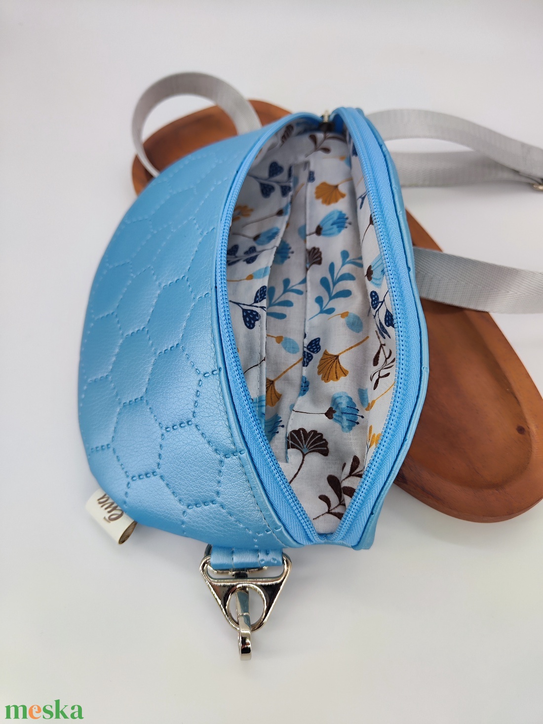 Mia crossbody, jégkék textilbőr övtáska - táska & tok - övtáska - Meska.hu