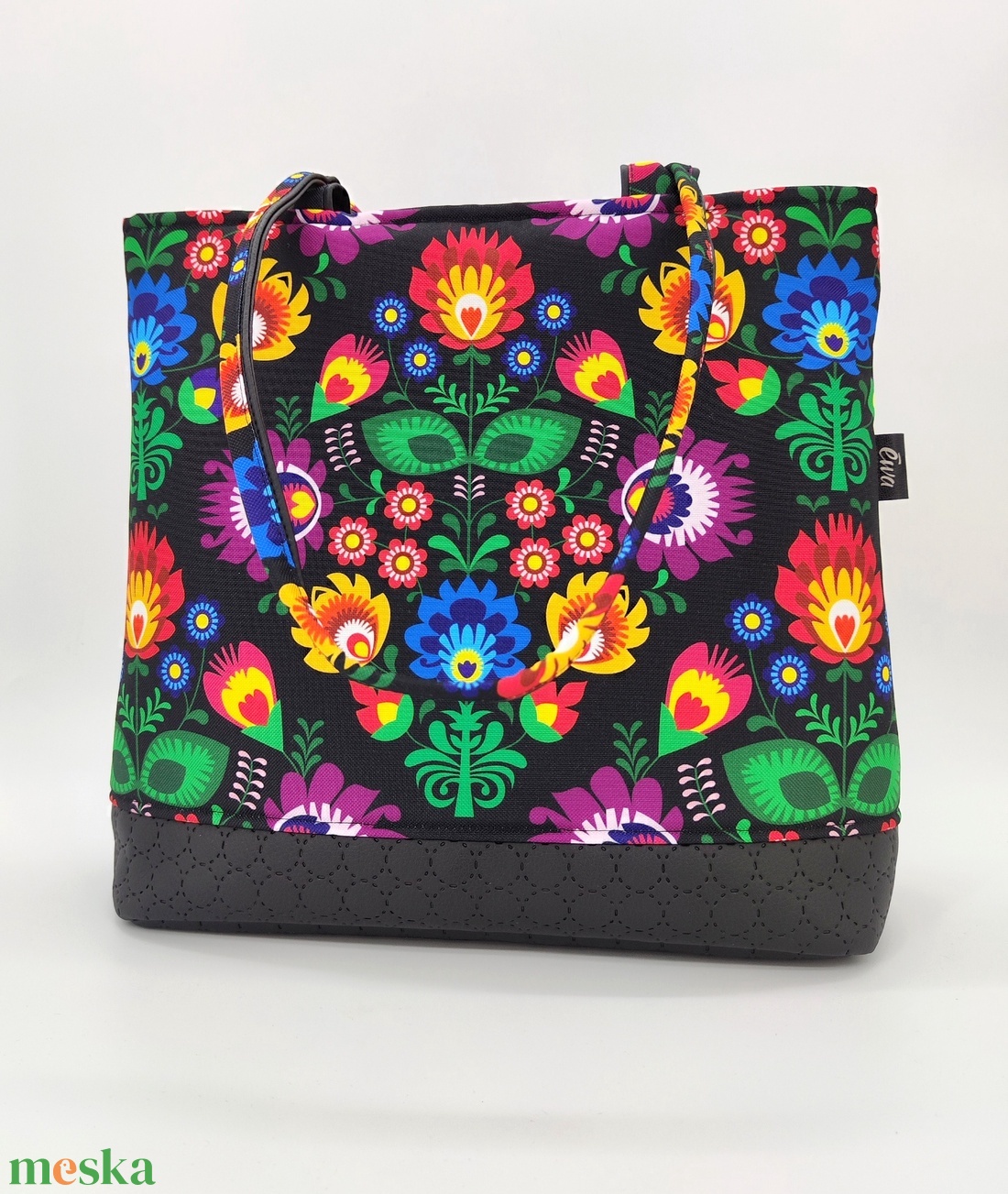 Zora válltáska fekete, népi motívumos virágok - táska & tok - kézitáska & válltáska - válltáska - Meska.hu