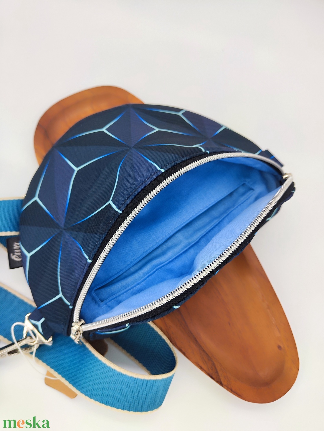 Aldda övtáska, crossbody, kék geometriai 3D minta - táska & tok - övtáska - Meska.hu