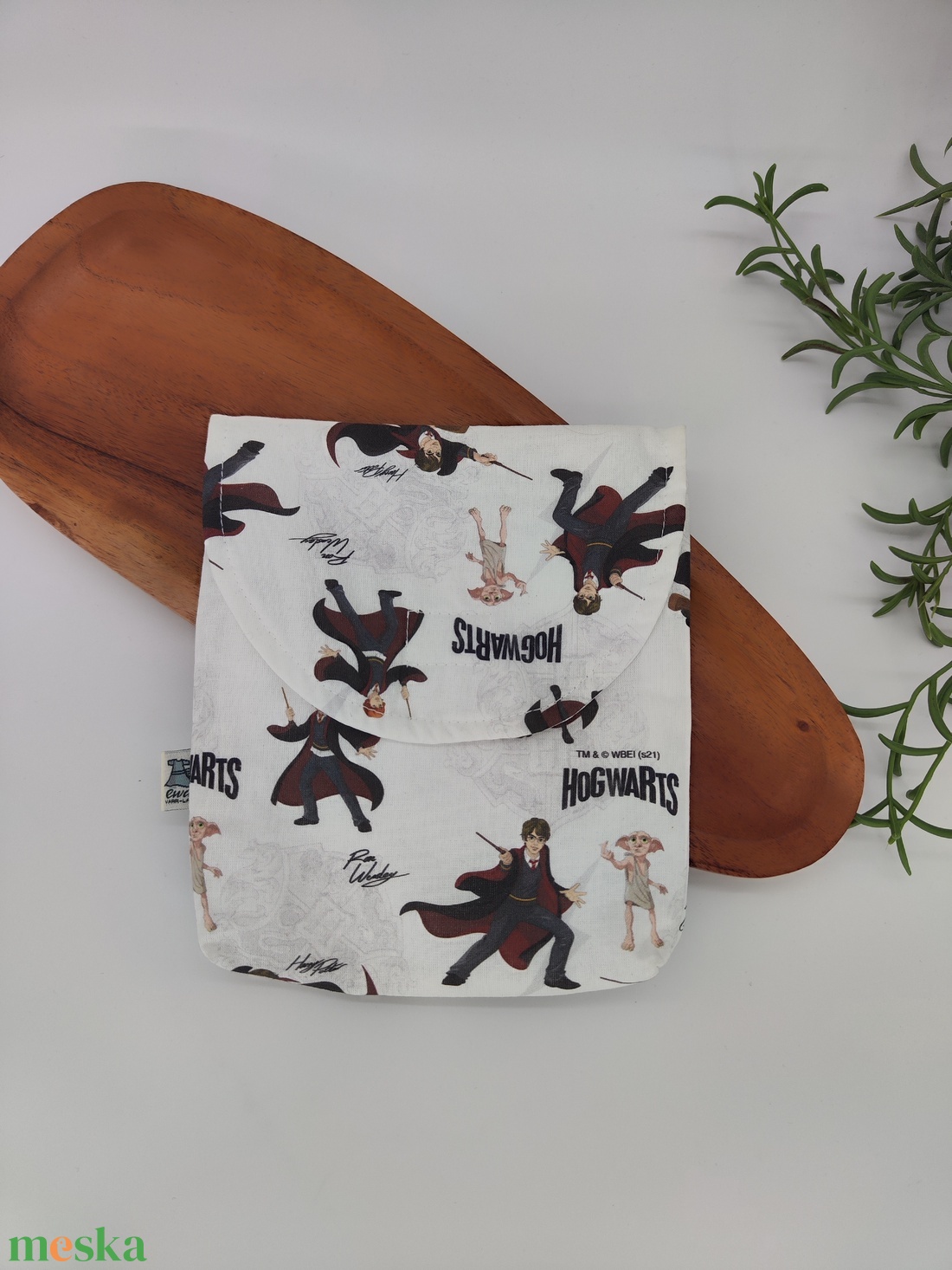 Uzsis, tízórai szütyő, tároló  - Harry Potter Hogwarts, Dobby minta - táska & tok - uzsonna- & ebéd tartó - szendvics csomagoló - Meska.hu