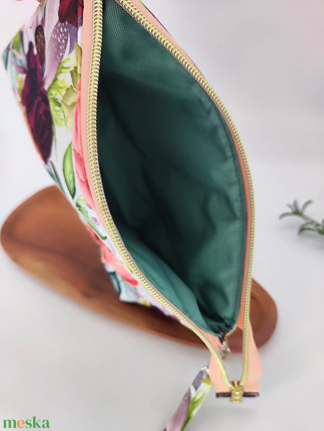 Kalandor cipzáras tároló utazó neszeszer, rózsás, vrágos minta - táska & tok - neszesszer - Meska.hu
