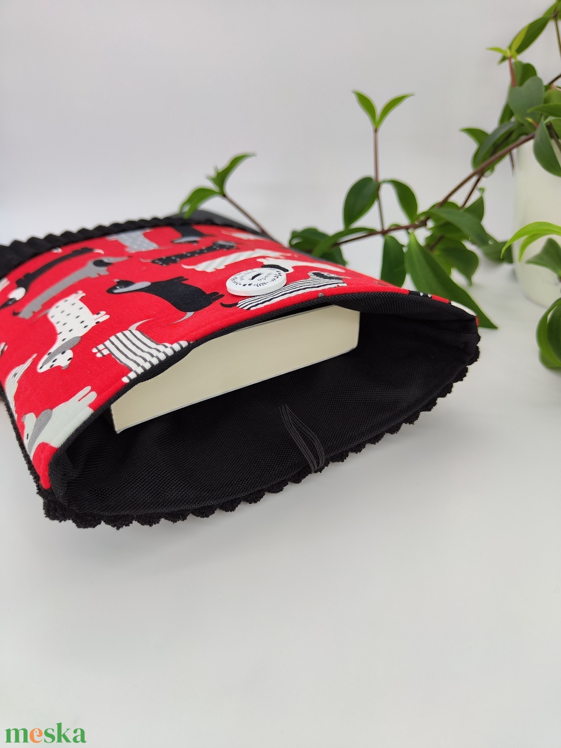 Könyvtok tacskók piros alapon, fekete kord - könyv & zene - könyvtok - Meska.hu