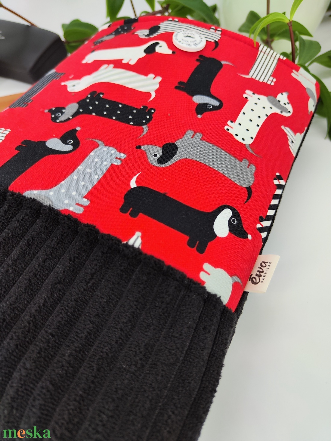 Könyvtok tacskók piros alapon, fekete kord - könyv & zene - könyvtok - Meska.hu