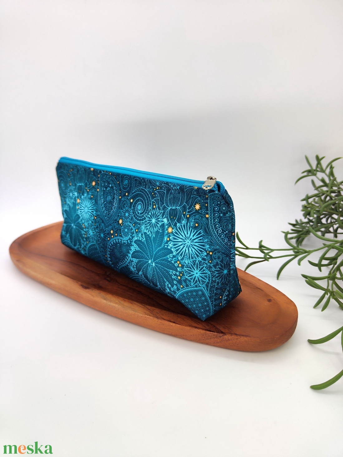 Tolltartó / neszeszer türkiz zöld virág minta - otthon & életmód - papír, írószer - tolltartó & ceruzatekercs - Meska.hu