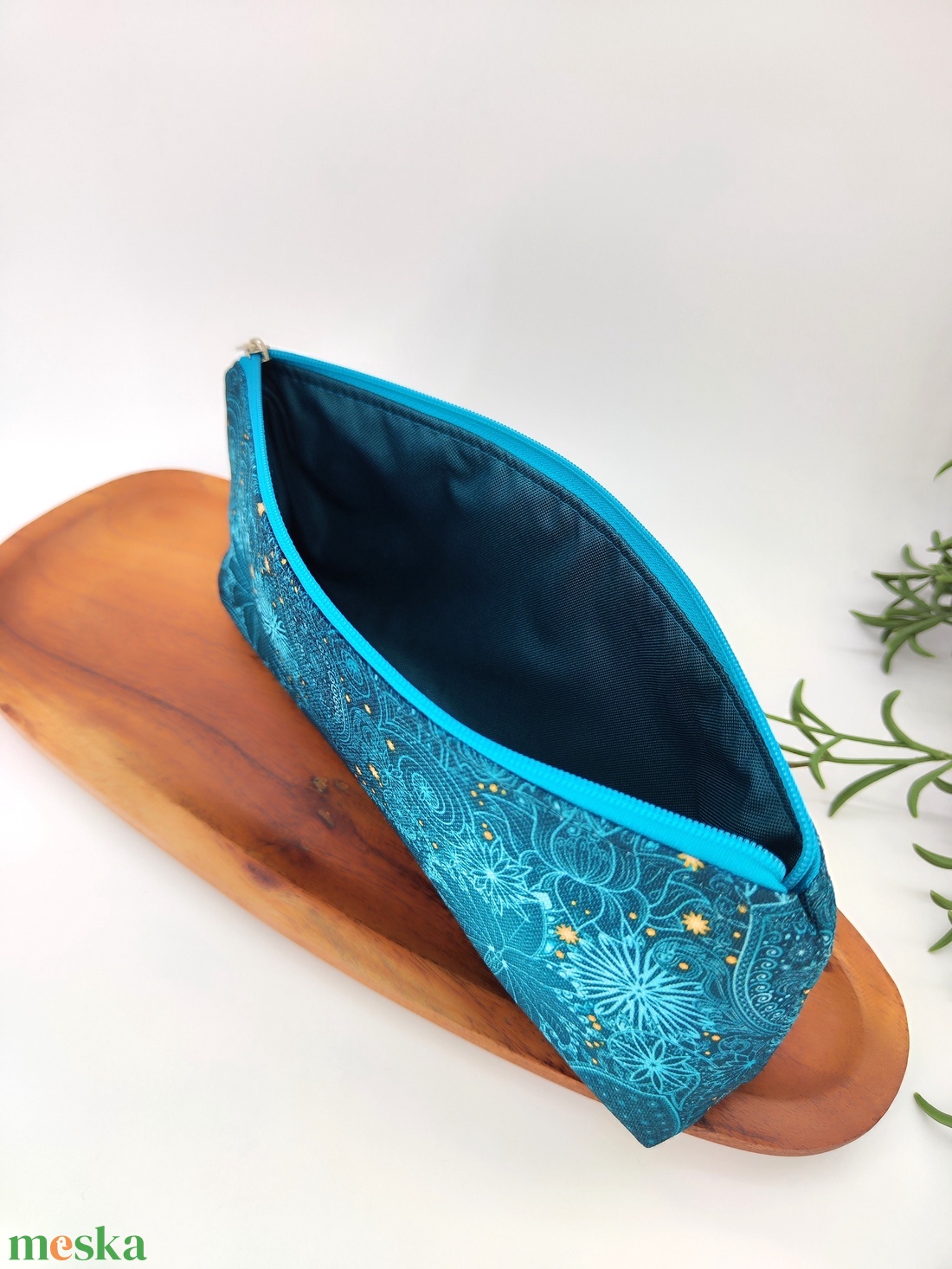 Tolltartó / neszeszer türkiz zöld virág minta - otthon & életmód - papír, írószer - tolltartó & ceruzatekercs - Meska.hu