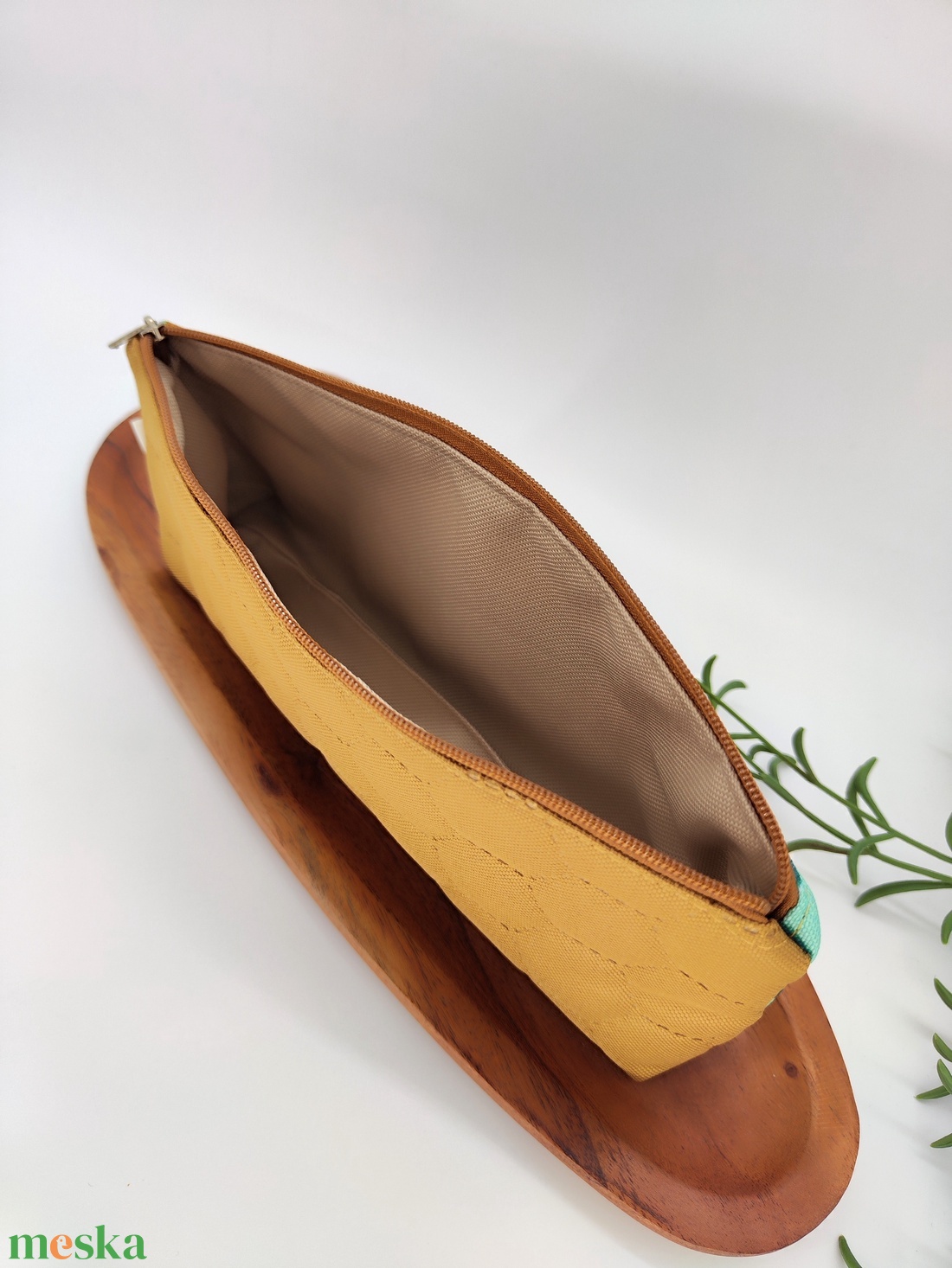 Tolltartó / neszeszer zöld-arany, bronz háromszög minta - otthon & életmód - papír, írószer - tolltartó & ceruzatekercs - Meska.hu